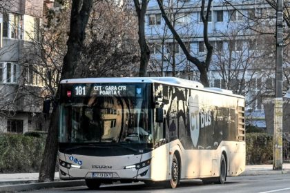 aglomeratie in parcarea vivo autobuzele ct bus si au mutat temporar statia 69529afa73547