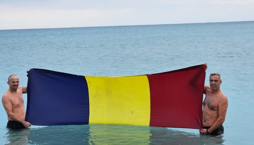 alergatorii veterani arun asan si vasile apetroaie baie in marea neagra si de 1 decembrie 2025 se simte vara galerie foto video 692d830d4c272