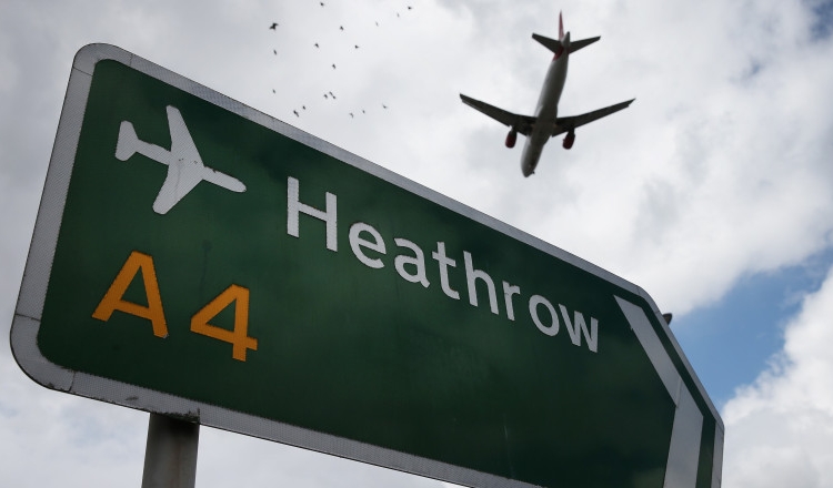 alerta pe aeroportul heathrow din londra politia intervine intr o parcare multietajata 69355fec9c61a