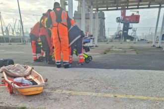 arsvom a intervenit pentru preluarea unei persoane bolnave de la bordul unei nave 6939789fb63fd