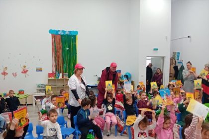 asociatia suflete deschise a adus bucurie de mos nicolae copiilor batranilor si persoanelor cu dizabilitati din constanta 692ec2ced1c40