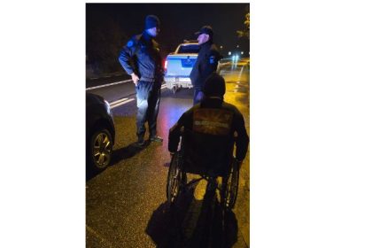 barbat in scaun cu rotile in pericol pe dn39 jandarmii au intervenit 69368461e8d2e