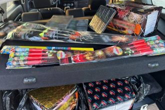 barbat prins cu artificii ilegale in portbagaj pe dn3 69550d055df6b