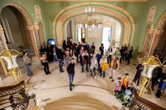 cazinoul din constanta magnet pentru vizitatori chiar si in plina iarna anamaria misa de sfantul stefan 1 000 de oameni au fost curiosi sa ii descopere misterul 69505b043f67f