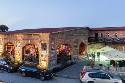 cherhanaua moesia din vadu locatia care l a trimis pe teodor nita la spital in 2022 a fost scoasa la vanzare 692fed4293d68