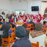 colindatori la caminul pentru persoane varstnice din constanta traditia care aduce lumina si bucurie 6945ae37837b4