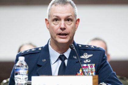 comandantul trupelor nato generalul alexus g grynkewich vine in romania 693c2e60121a6