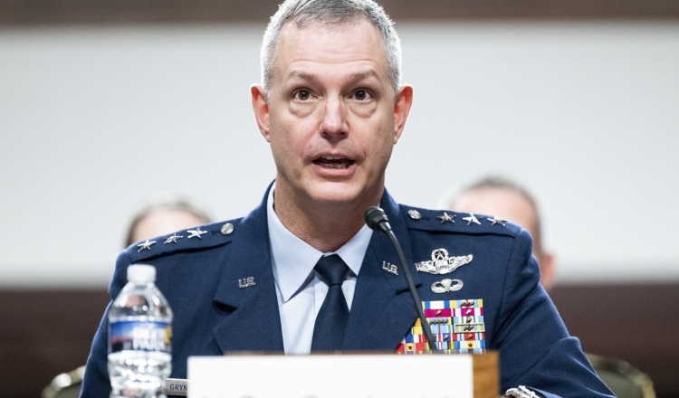 comandantul trupelor nato generalul alexus g grynkewich vine in romania 693c2e60121a6