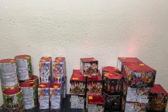 constanta trei persoane depistate pentru comercializarea de articole pirotehnice interzise 6953bad32ea03