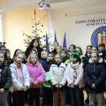copiii au adus spiritul craciunului la jandarmeria tulcea 694150723bf6e