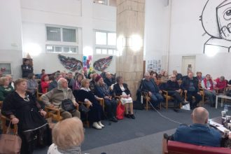 cristina tamas premiul opera omnia in cadrul evenimentului uniunii scriitorilor de la biblioteca judeteana constanta 694436b0671ff