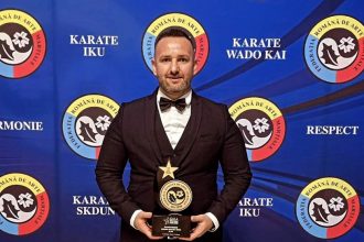 dan marian ungureanu antrenorul anului in proba de fighting la gala artelor martiale fram 2025 galerie foto 693c358ccff95