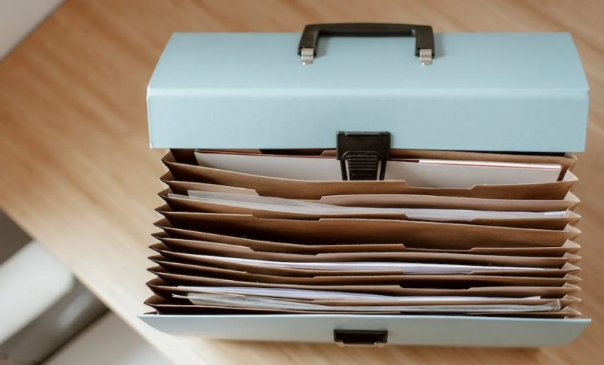 doi cetateni din ucraina deschid o firma imobiliara in navodari 6946ab5d2971d