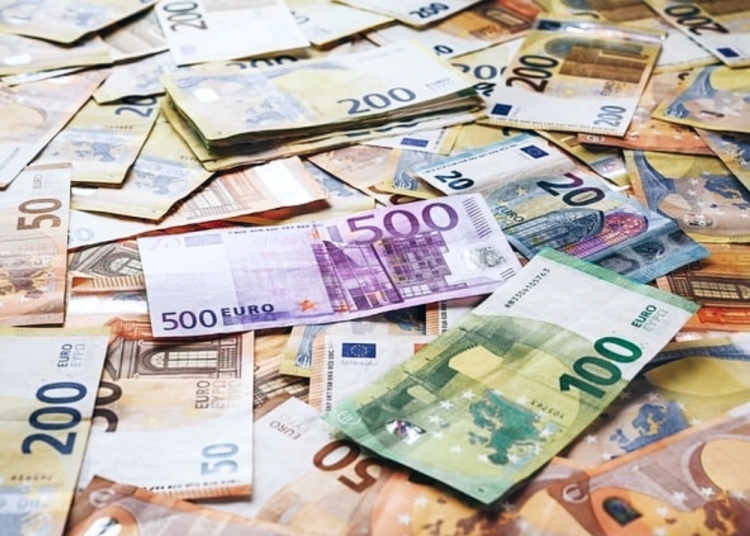 estimari pesimiste euro ar putea ajunge la 52 lei in 2026 6943cd4224779