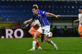 farul constanta pierde pe terenul ultimei clasate metaloglobus oaspetii au incheiat meciul in 10 oameni 6935c5dd3331b