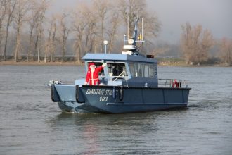 fortele navale romane mos craciun intampinat de militari la portul militar tulcea 69490f89ac958