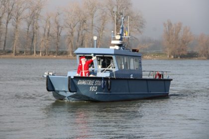 fortele navale romane mos craciun intampinat de militari la portul militar tulcea 69490f89ac958