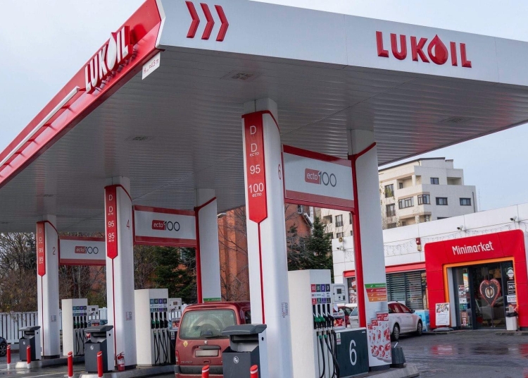 fostul proprietar al unui celebru site pentru adulti intentioneaza sa cumpere lukoil 693165d6de05b