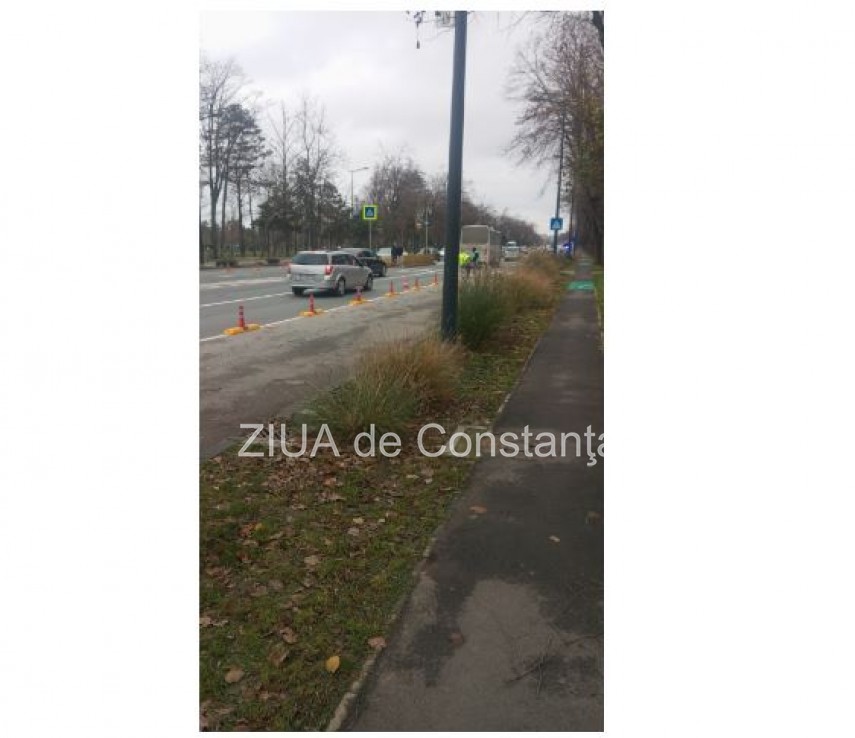 foto continua montarea de stalpisori in zona parcului tabacarie din constanta 69369d93bac4d