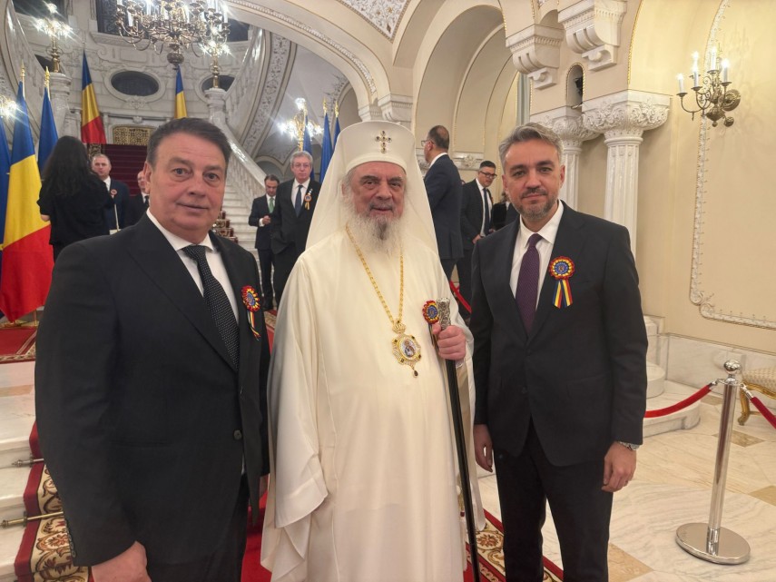 foto florin mitroi mesaj de 1 decembrie de la bucuresti construim impreuna un viitor mai bun pentru tara noastra 692de2c8e38aa