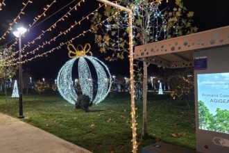 foto parcul mihai eminescu din agigea s a umplut de lumini si decoruri de sarbatoare cum vi se pare 69311a6e3fb3b