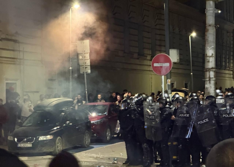 foto proteste violente in sofia zeci de mii de bulgari cer in strada demisia guvernului 692e938bc22e0