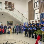 foto spiritul craciunului a adus militarii si copiii lor impreuna la statul major al fortelor navale 6943c9b3cbb6b