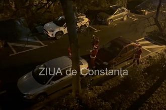 fotovideo concert in aer liber la constanta colindatori imbracati in mos craciun au adus magia sarbatorilor cantand la instrumente de suflat 6942f612da112