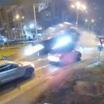 fotovideo imagini incredibile cu o masina care a zburat peste alte autovehicule intr un sens giratoriu din oradea 69328715b11ac