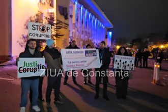 fotovideo un nou protest in fata prefecturii judetului constanta justitie nu prescriptie 693d952982a32