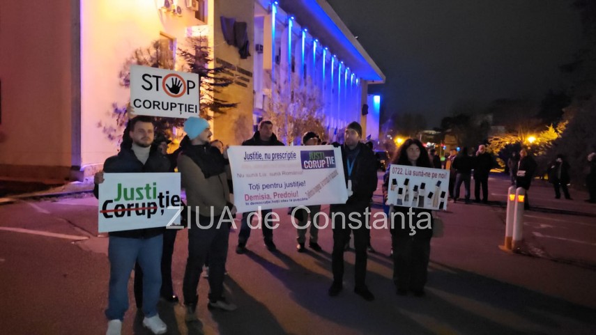 fotovideo un nou protest in fata prefecturii judetului constanta justitie nu prescriptie 693d952982a32