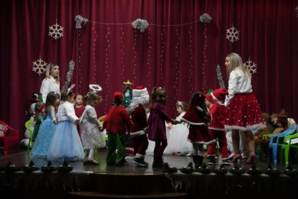 gradinitele din comuna cumpana au dat startul serbarilor de craciun 6939ce5ac49dc