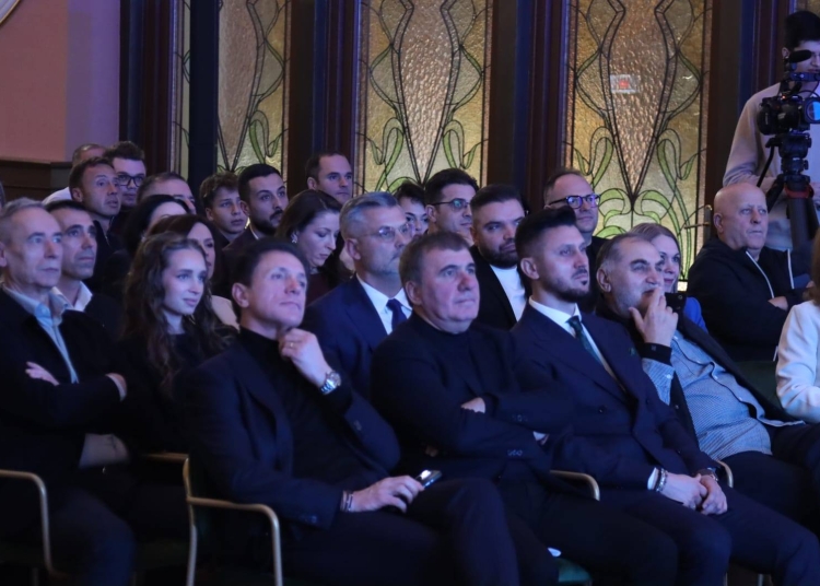 hagi toata dobrogea are nevoie de farul iar noi avem nevoie de suporteri 69450f8a3bed9