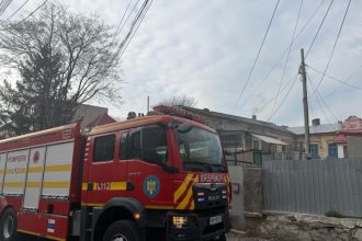 incendiu in cartierul km 5 au intervenit pompierii 69415ba9e44c8