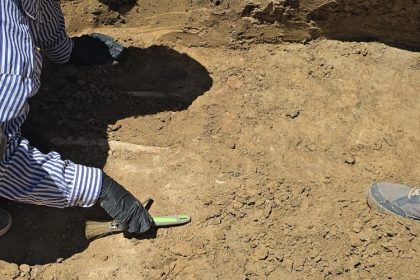 institutul de arheologie din iasi are in lucru monografia necunoscutei necropole romane de pe platforma oil terminal 694349e16d4fe