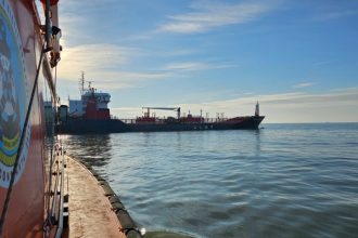 interventie de urgenta pe marea neagra un marinar de la bordul navei mehmet unlu sub pavilion liberia are nevoie de ajutor medical 6932a58f7251b