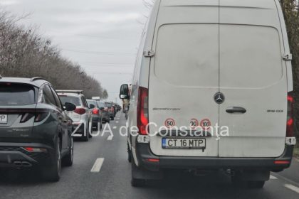 intrarea in constanta dinspre mangalia paralizata de aglomeratie in preajma sarbatorilor cozile de masini se intind pe aproximativ 3 km 694a75969d792
