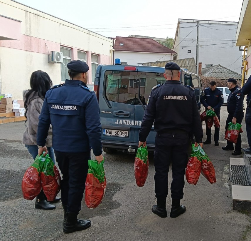 jandarmii din constanta aduc bucurie beneficiarilor unui centru pentru persoane cu dizabilitati 6943fdb8487b3