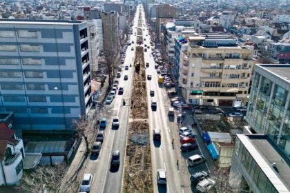 la 20 de ani conducea o masina cu numere false pe mamaia 69514274a9941