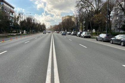 lucrarile de montare a separatorilor de trafic continua pe bulevardul alexandru lapusneanu 6931826f048e9