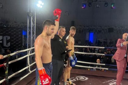 luptatorul sunni mustafa invingator in gala cezar fight championship video 693e6138dd632