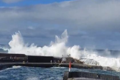 mae anunta ca a avut loc un val oceanic devastator in tenerife un cetatean roman decedat altul in stare neconfirmata 6936d9274d7a6