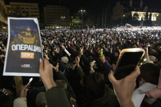 mii de bulgari au iesit in strada pentru a cere demisia guvernului si reformarea justitiei 693a8047a3b40