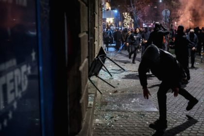 mii de oameni au protestat violent la sofia si in alte orase din bulgaria fata de bugetul pe 2026 692ea65194916