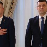 ministrii economiei si apararii irineu darau si radu miruta la momentul depunerii juramantului de investitura 694a9547024da