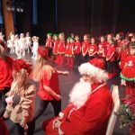 mos craciun a venit la serbarea de final de an a gimnasticii aerobice video 693fdf04330a9