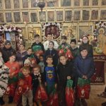 mos nicolae aduce bucurie copiilor si familiilor nevoiase prin asociatia suflete deschise 693424ea6968f