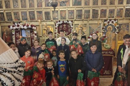 mos nicolae aduce bucurie copiilor si familiilor nevoiase prin asociatia suflete deschise 693424ea6968f