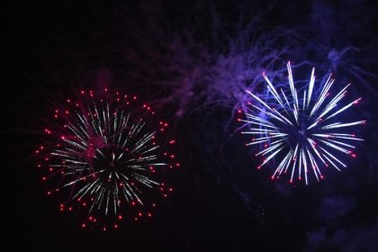 navodari intampina anul 2026 cu artificii 695439d3b4b59