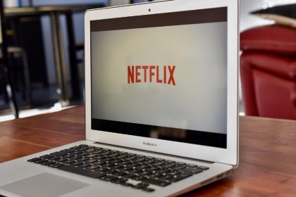 netflix elimina functia de transmitere a continutului de pe telefon pe televizor fara avertisment 692eaf5eefac1